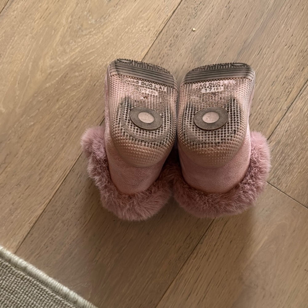 Cozy Pink Toddler Booties - Picture 5 of 5